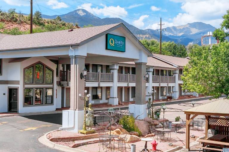 Quality Inn & Suites Manitou Springs at Pikes Peak — photo 4