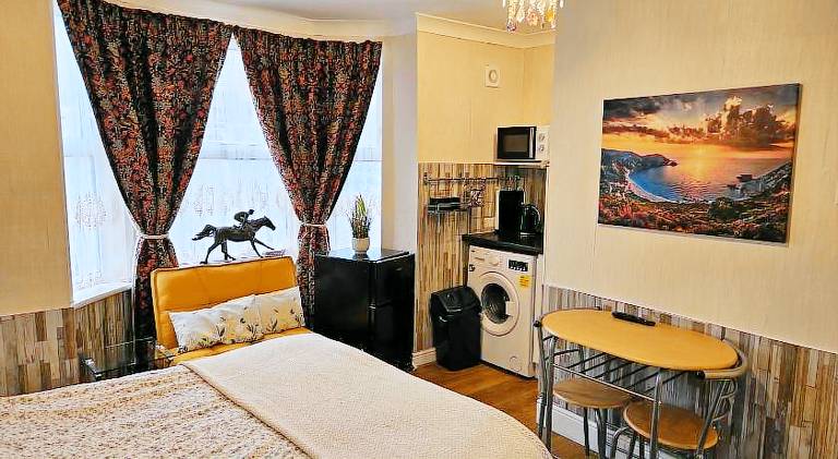 Apartment with 1 room for 2 persons in Reading