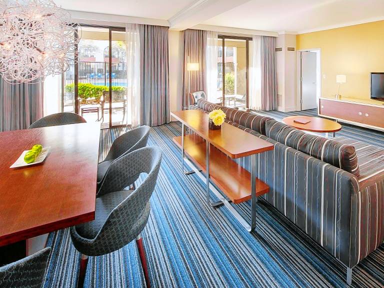 DoubleTree by Hilton Newark - Fremont — photo 2