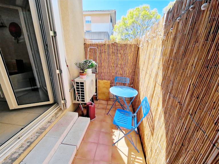 Studio with patio — photo 2