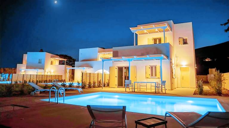 Vila Paros