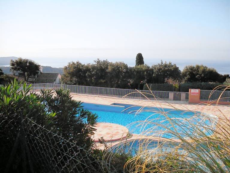 Rental apartment with terrace & pool | Nature view — photo 3