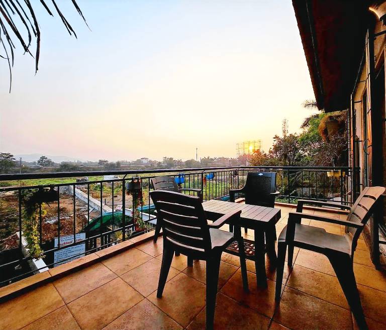 Villa with pool — photo 5