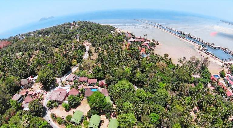 House with yard & patio | Next to the beach | Perfect for remote work | Pets are welcome in Ko Pha-ngan