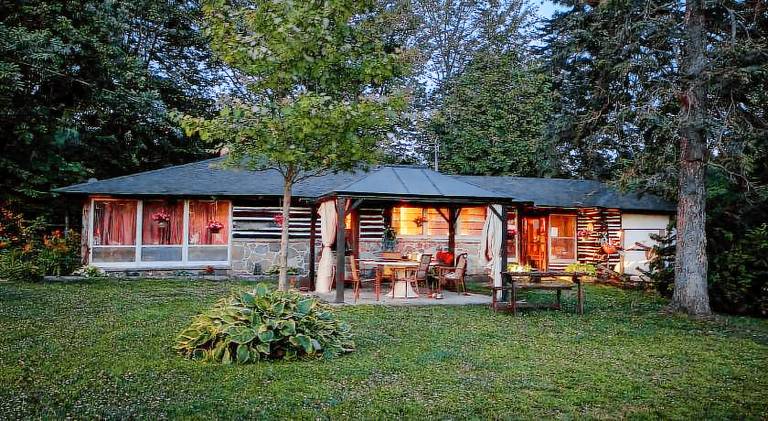 House with 2 rooms for 4 persons in Kawartha Lakes, ON