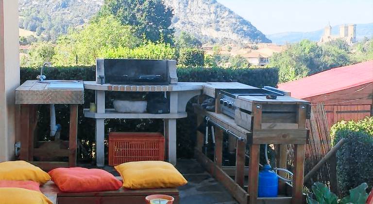 House with hot tub & pool | Dogs allowed — photo 4