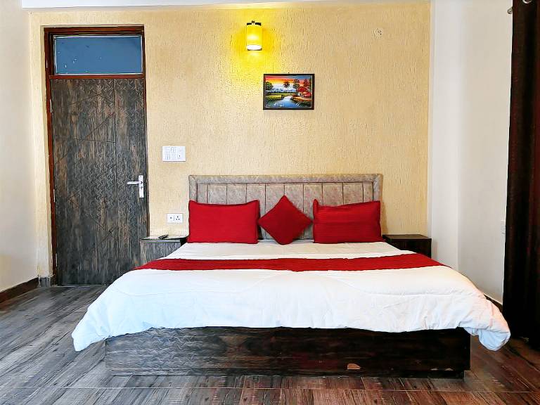 MOONSHIVA STAY and CAFE in Rishikesh
