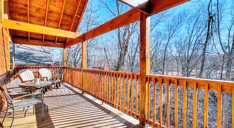 Beautiful house with jacuzzi | Pets are welcome in Pigeon Forge, TN