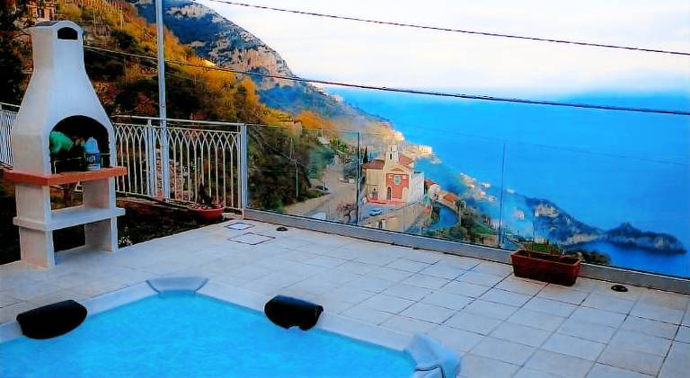 Vacation home with pool, BBQ & terrace — photo 3