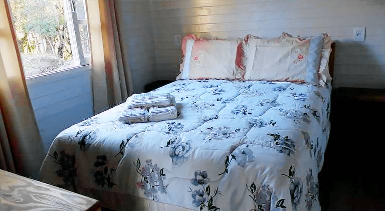 Chalet with garden — photo 2
