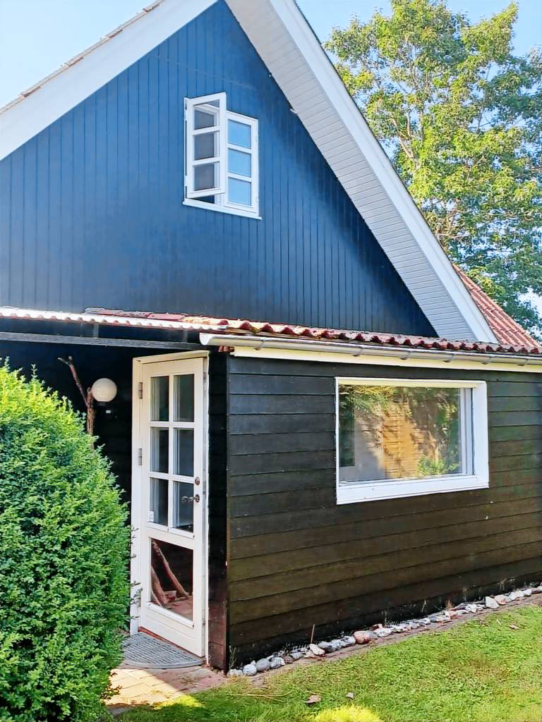 Vacation home with garden & grill — photo 2