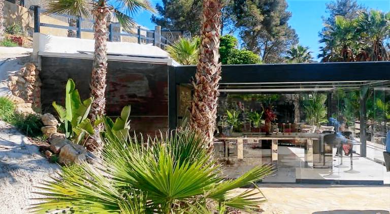 Fully equipped nice villa with hot tub, garden & private pool | Perfect for remote work | Pets are welcome — photo 5