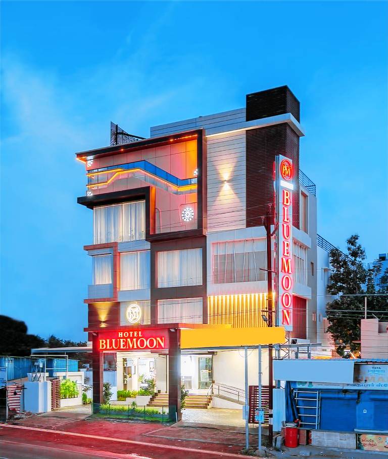 HOTEL BLUEMOON