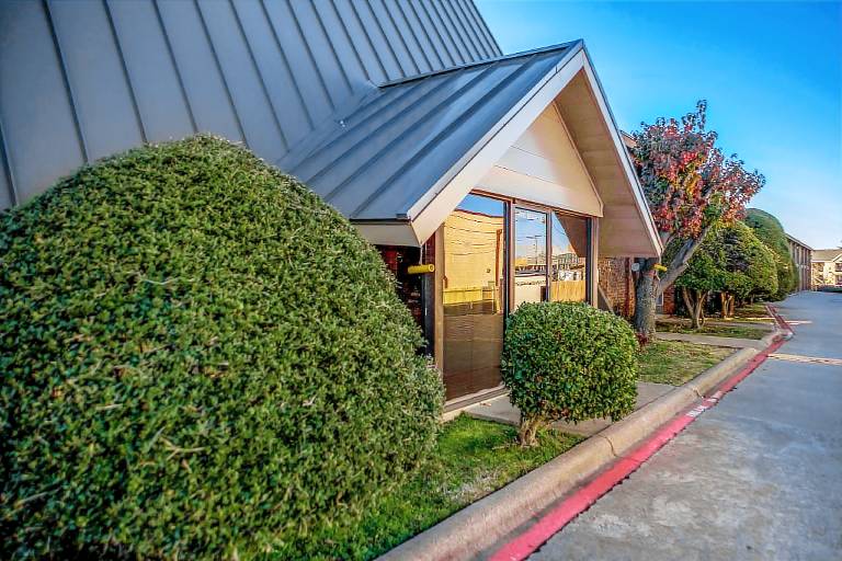 Motel 6 Arlington, TX - UTA — photo 2