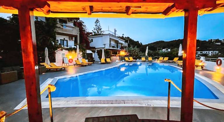 Pleasant apartment with pool | Close to the beach | Pets allowed — photo 3