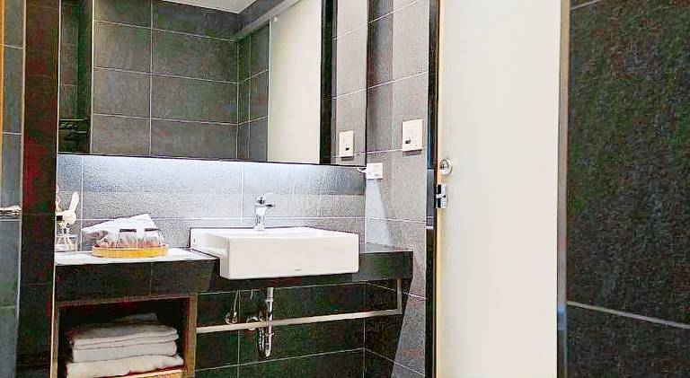 Holiday apartment with jacuzzi, yard & patio | Perfect for remote work | Dogs allowed — photo 2
