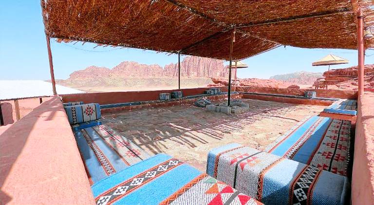 Tent with barbeque & patio | Pet-friendly — photo 3