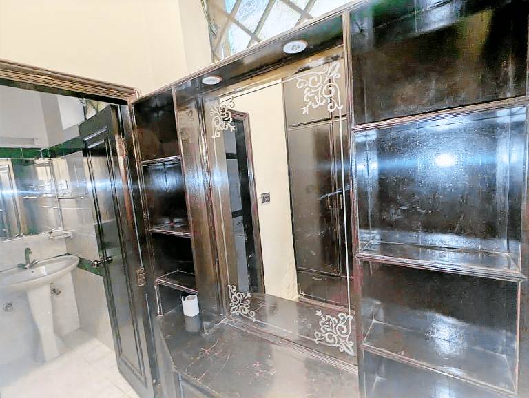 Vacation home with jacuzzi — photo 4