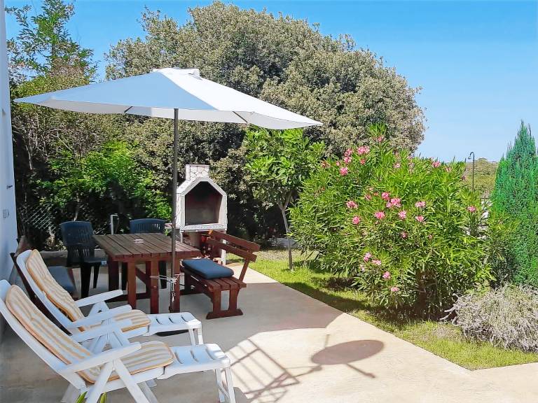 House with private pool, patio & BBQ — photo 4