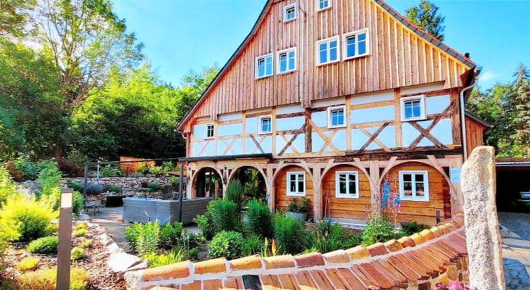 Holiday apartment with barbeque & garden in Görlitz