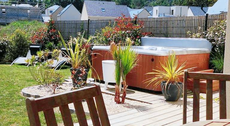 House with hot tub | Pets are welcome — photo 3