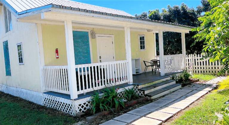 Garden Cottage Near Miami, Everglades & Florida Keys in Homestead, FL