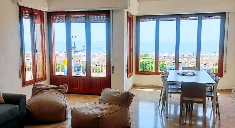 Rental apartment with 4 rooms for 8 persons — photo 2
