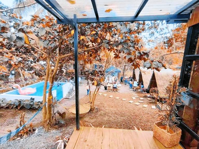 Villa with pool, hot tub & yard — photo 5