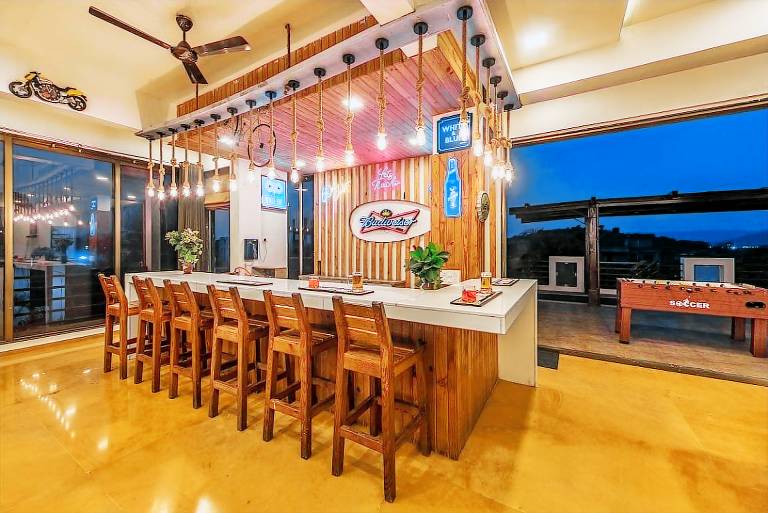 CosmicStays Luxury Oasis Private Pool & Bar Villa — photo 4