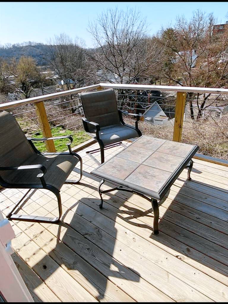 House with terrace & yard — photo 4