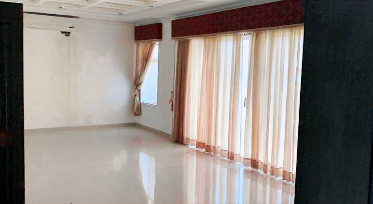 820 m&sup2; Villa