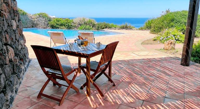 Villa with garden, pool & BBQ — photo 3