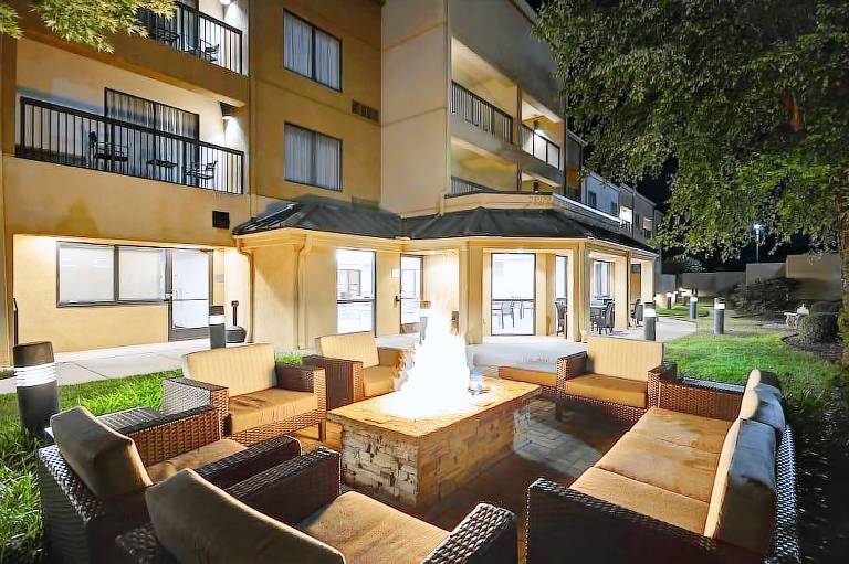 Courtyard by Marriott Dalton