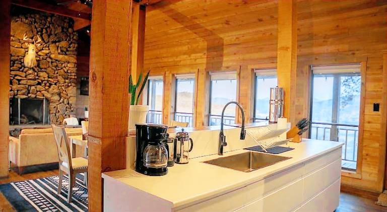 Lodge with terrace — photo 3