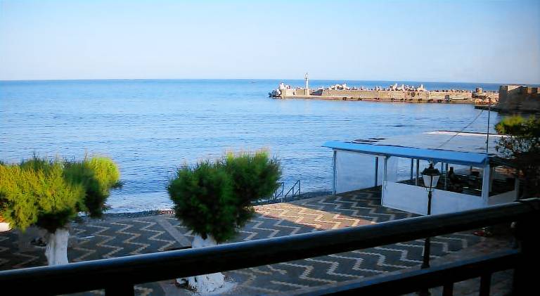 Holiday apartment with patio — photo 4