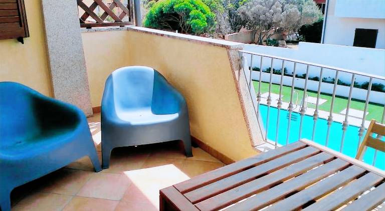 Apartment with pool — photo 5