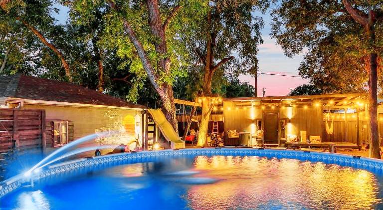 The Martin Frisco Stay & Play Hot tub, Pool & Firepit — photo 3