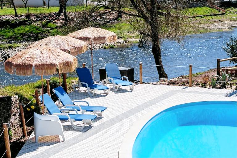 Family-Friendly Safari Tent: Pet-Loving Nature Connection in Coimbra, Portugal — photo 5