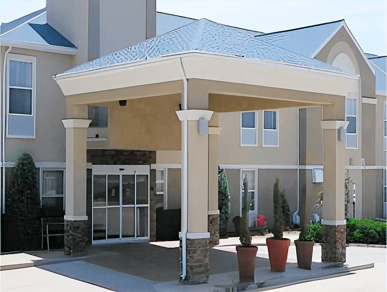 Abilene Inn & Suites — photo 2