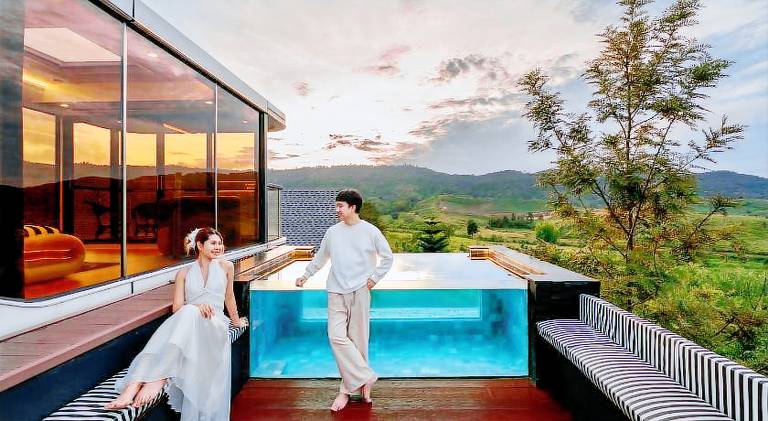 House with hot tub — photo 5