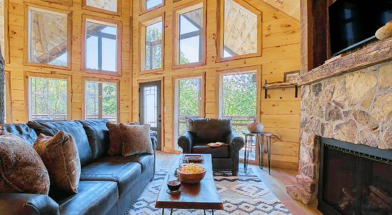 Vacation home with pool & jacuzzi — photo 4