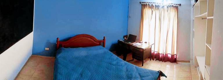 Quarto particular Yerba Buena