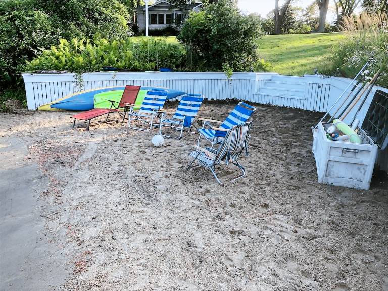 House  Huletts Landing