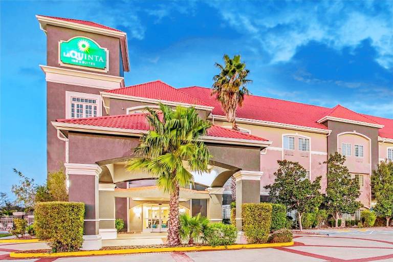 La Quinta Inn & Suites by Wyndham Corpus Christi Northwest — photo 2