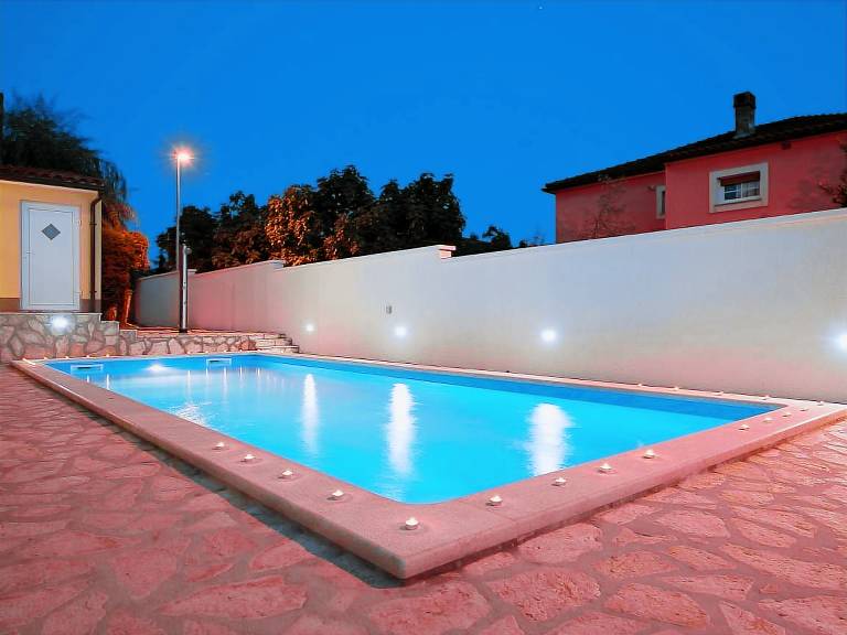 Spacious vacation home with garden, barbecue & private pool | Pets allowed — photo 5