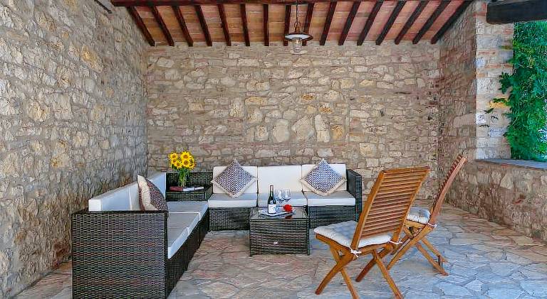 Villa with pool — photo 5