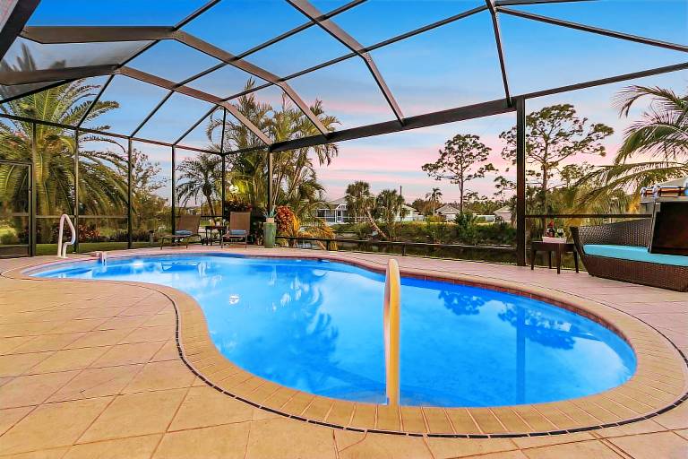 House with private pool & barbecue | Water view in Cape Coral, FL