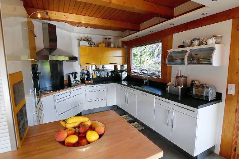 Chalet, view mountain, fitness, sauna, terrace, balcony, fireplace or stove, parking, 190m² — photo 2