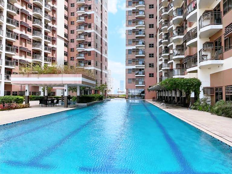 Bayfront Staycation Balcony, Pool & Pet Friendly — photo 4