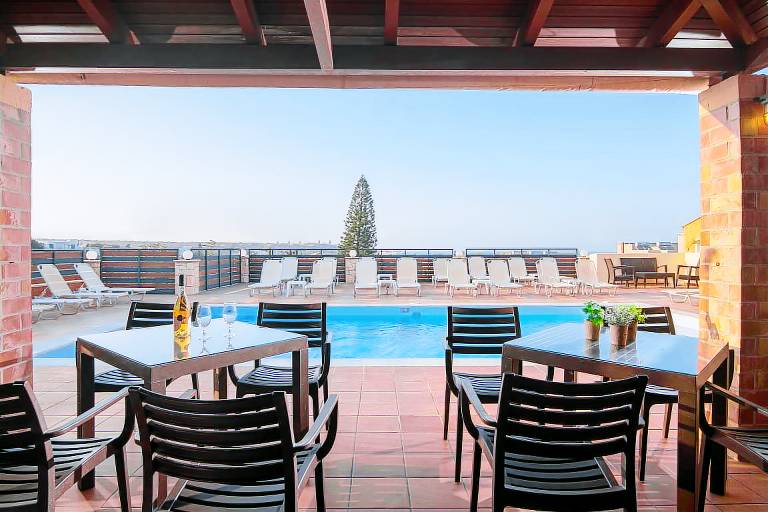 Rental apartment with pool & garden | Sea view — photo 2